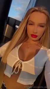 Red lips are like an invitation to the world of temptation and passion