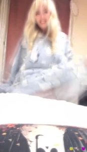 Kis dili nagy pulcsi akkora pul m van hogy sosem tal lsz meg alatta