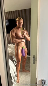 This guy is my new favourite bigblondieee you need to give him a