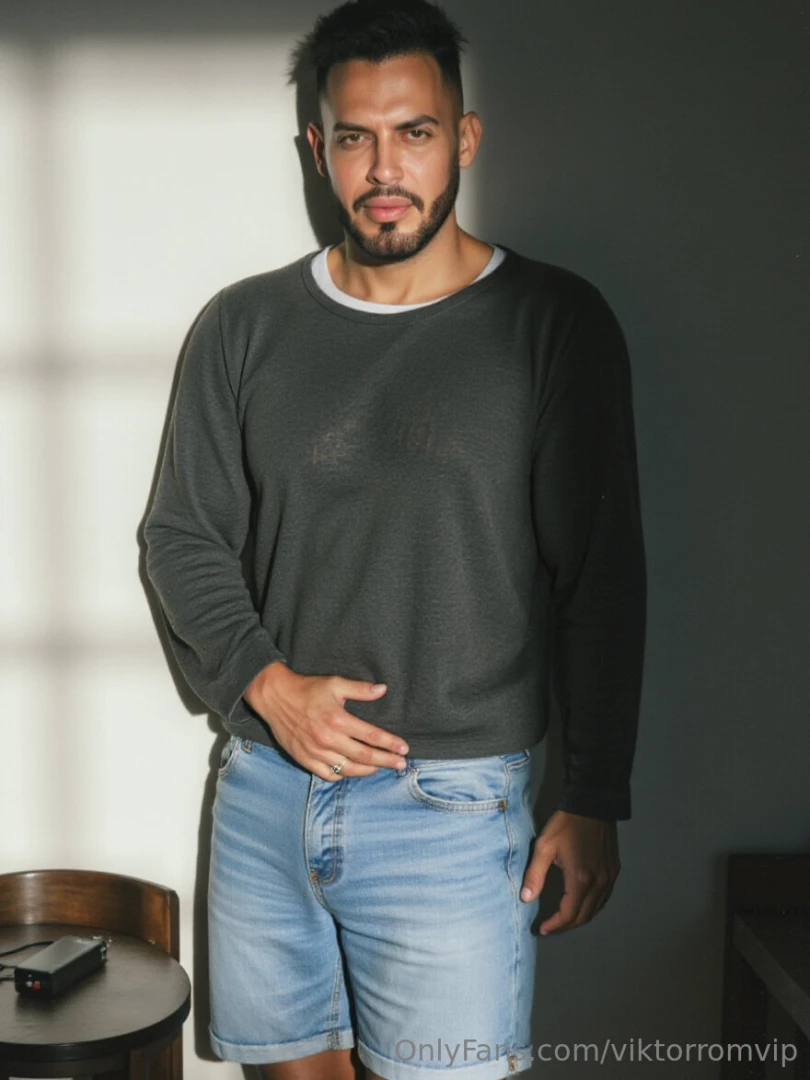 I will make you the best naked of your life come to my dm i m harder 