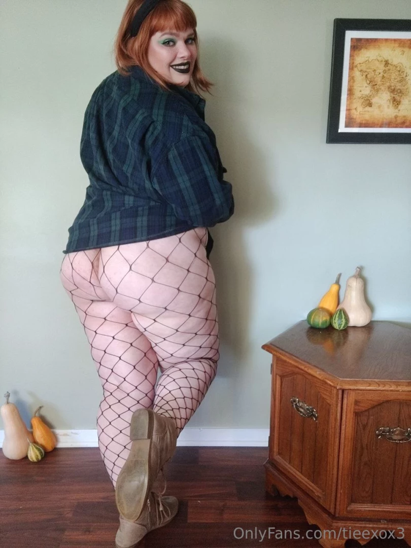 Explore the world of alternative girl phoebegoth custom videos cock part 9 