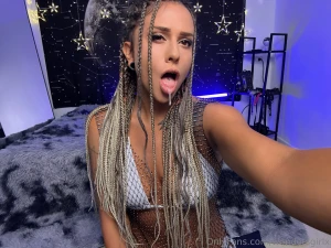 I love get my tongue out and dripping that spit