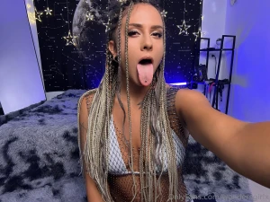 I love get my tongue out and dripping that spit part 1