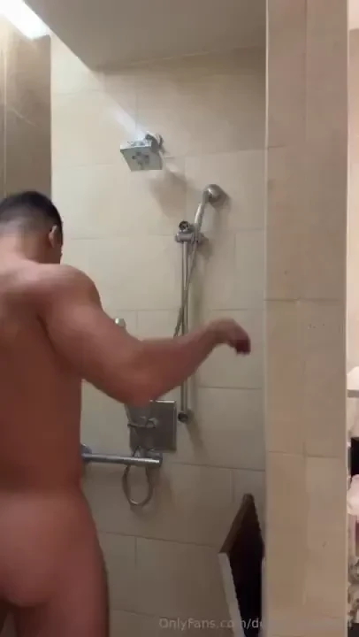 10 min shower vid dropping in dm s to vip only now 