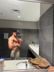 Meet me in the bathroom part 15