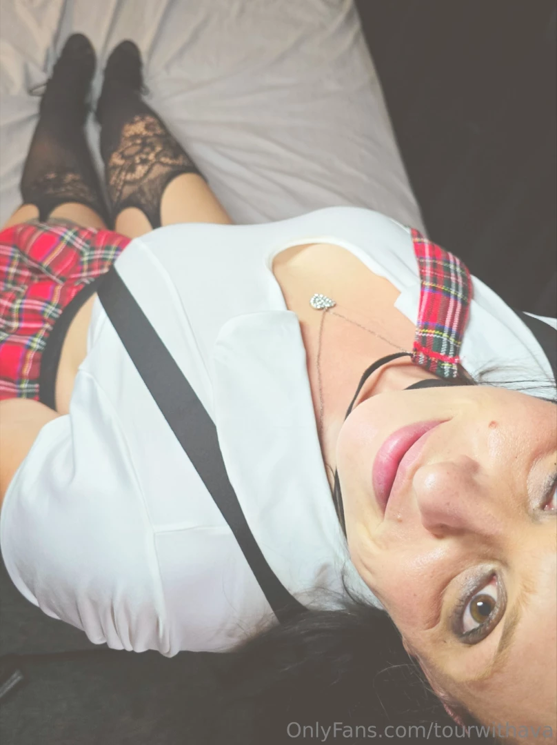 Hi babe have a look on my homepage and follow my ig link 