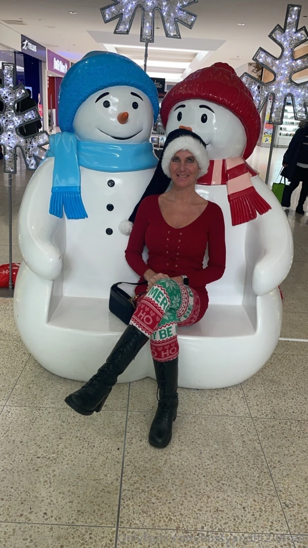 Your christmas gift see me naked bustyandfit2 0 