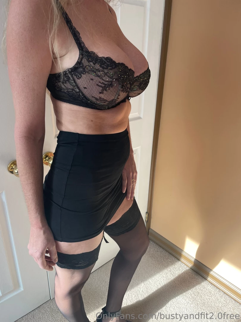 Bustyandfit2 0 