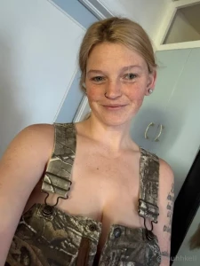 Come check out this hot country babe g g content barn content b g