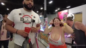 Demora avarice interview at exxxotica in new jersey unleash those