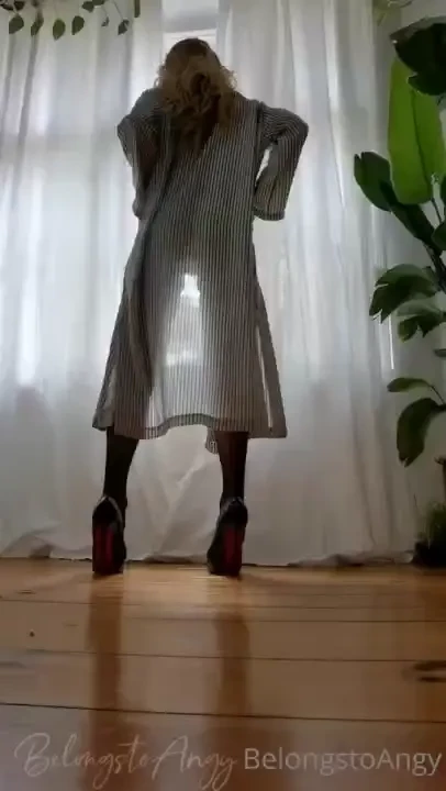 Let me seduce you i m getting really horny and naughty in this video 