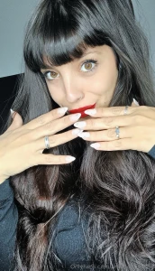 Of course i love compliments from men and women