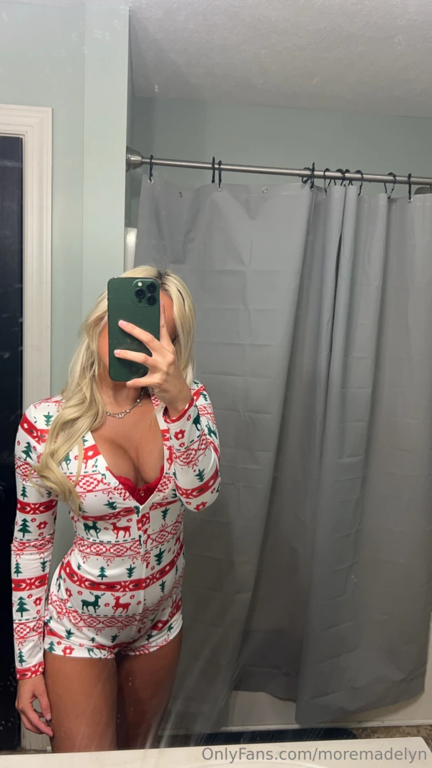 Fuck it 25 videos for 25 25 days of christmas or something right 