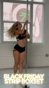 Black friday stripbox set only for 24 hours 650 worth of yummy yummy