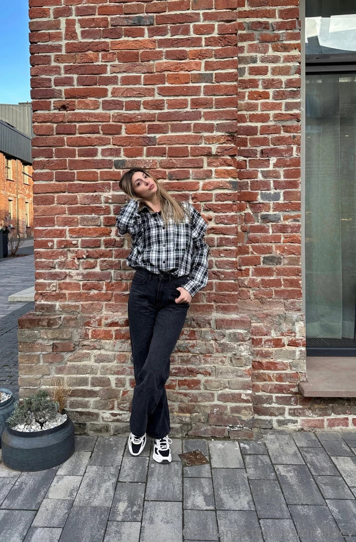 Spring walks saw a beautiful wall and couldn t pass it by ahahahahah 