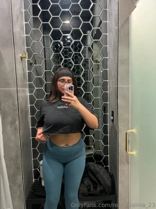 Late night gym sesh do we like the leggings on me part 1