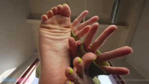 katescutiies - Gaze into my towering sole and repeat after me 