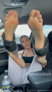 katescutiies - Kate s wrinkles are the best wrinkles and no other feet come close 