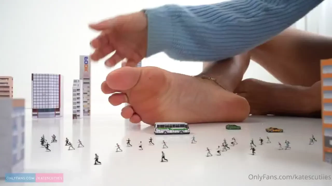 So much fun crushing tiny cities and playing with tiny people 