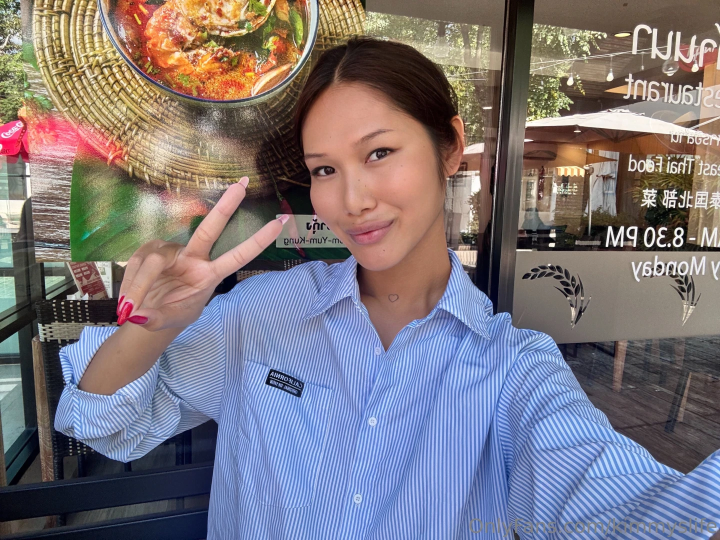 I ve been so busy all week but today i m at my favorite restaurant 