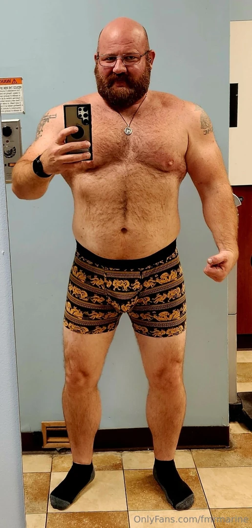 What s everybody getting into tonight i m doing some arms and then part 3 