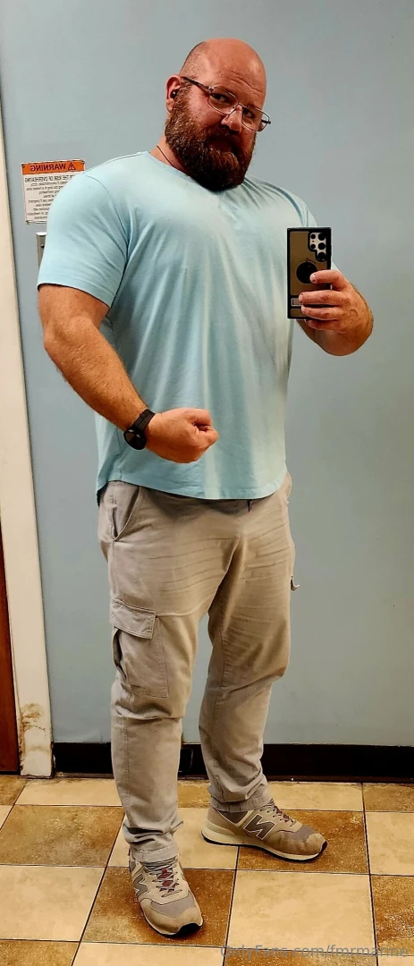 What s everybody getting into tonight i m doing some arms and then part 4 