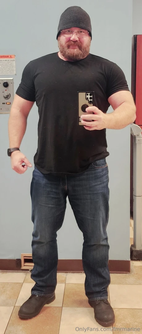 What s everybody getting into tonight of course i m at the gym doing part 2 