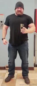 What s everybody getting into tonight of course i m at the gym doing part 2