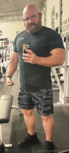 It s fucking arm day trying to keep these 22in biceps check out the