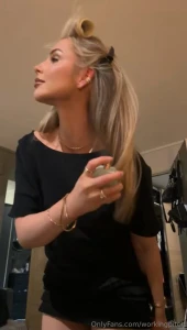 If you had to guess how do you think i smell