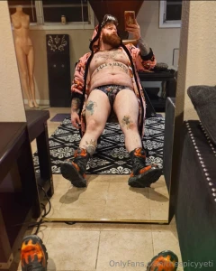 Tip any amount to get a free nude in your dms