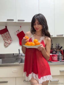 Jingle bells i like to dance without panties