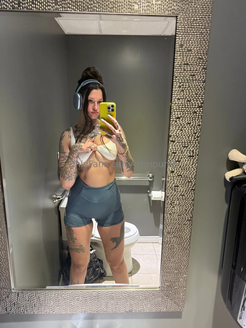 Me at the gym after cumming all afternoon part 1 