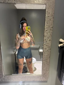 Me at the gym after cumming all afternoon part 1