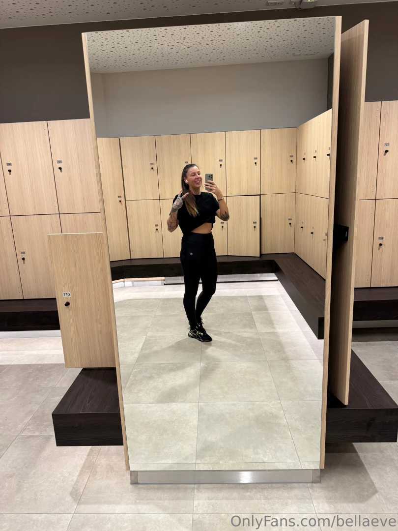 Hitting the gym inspiring to be a muscle mommy 