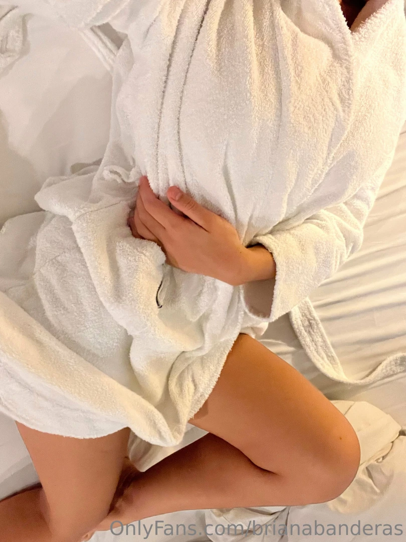 Anyone available to have fun privately 