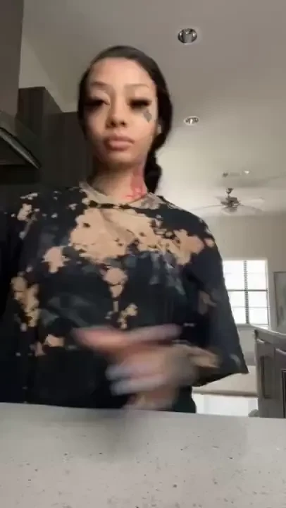 Stream started at 04 10 2023 05 04 pm gm amp happy monday just woke up 