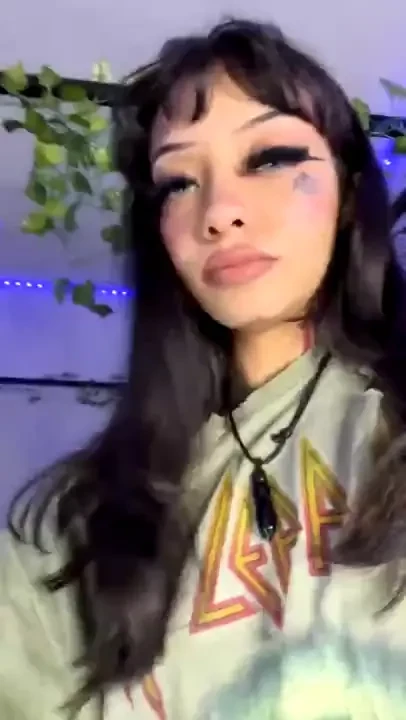 Stream started at 09 13 2023 05 59 am i dnt feel cute today 