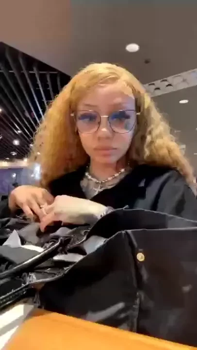 Stream started at 03 08 2024 10 43 pm hi happy friyay 