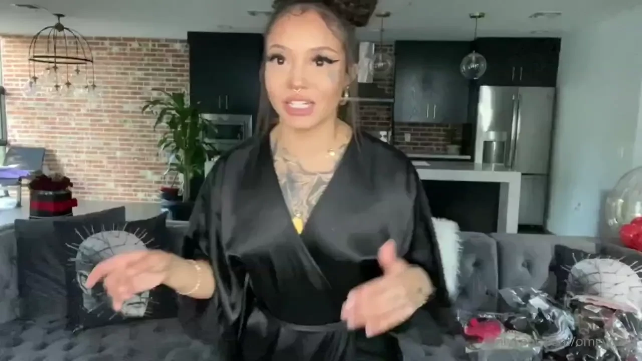 Quarantine fashion nova try on haul pt 1 give me some references 