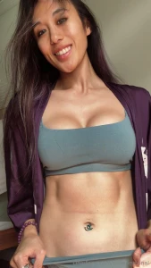 I m all wet n waitin come say somethin in my dms