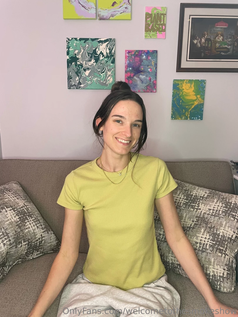 This good girl loves to suck daddy s dick i couldn t resist making out 