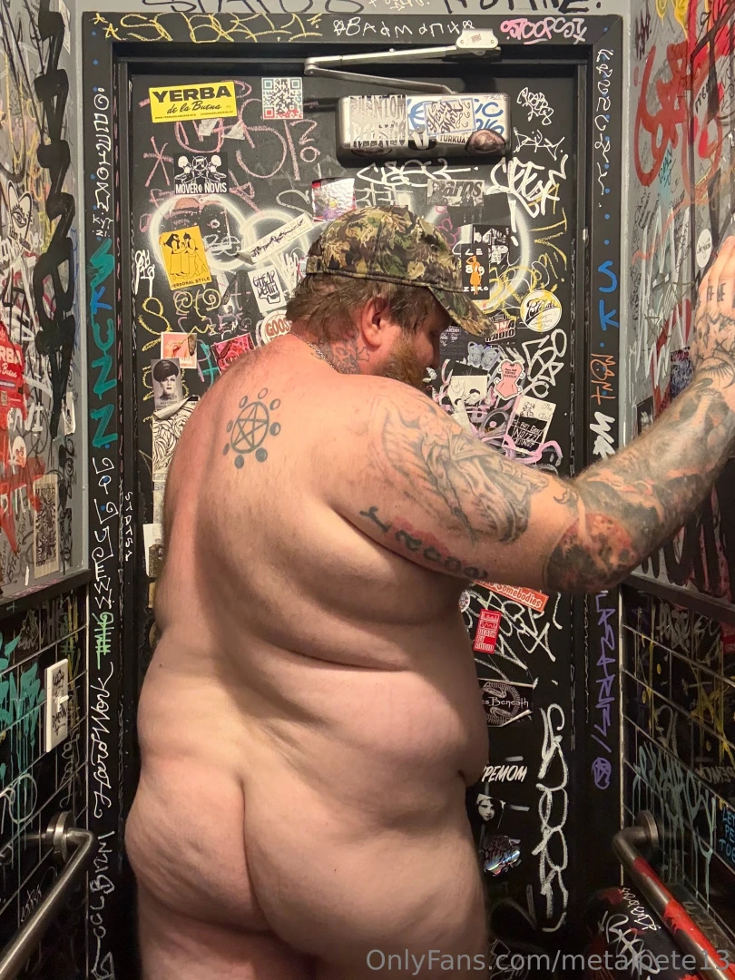 Wish i had someone to join me in here 