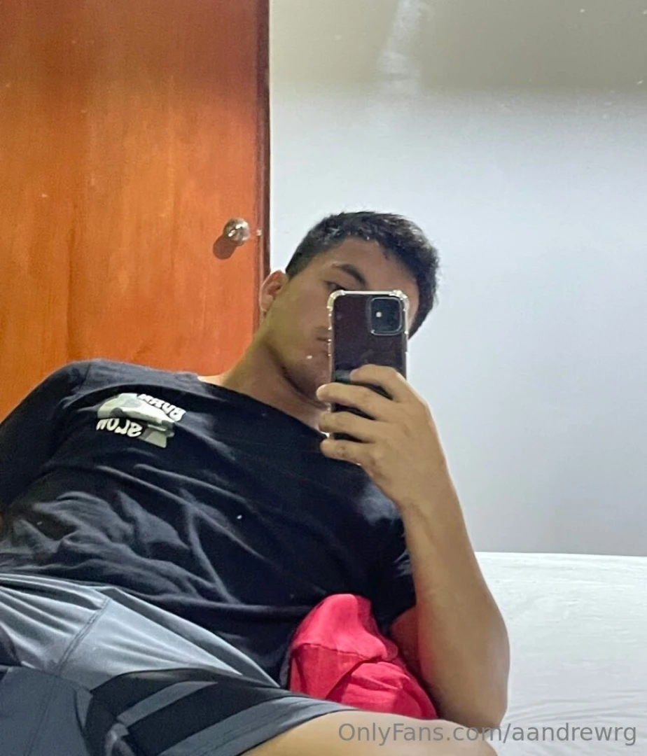 Me gusta tocarme pero para la pr xima puedes ser tu 