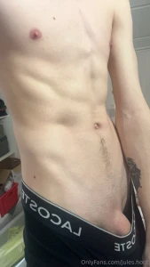 Incroyable le sensation des couilles toutes lisse