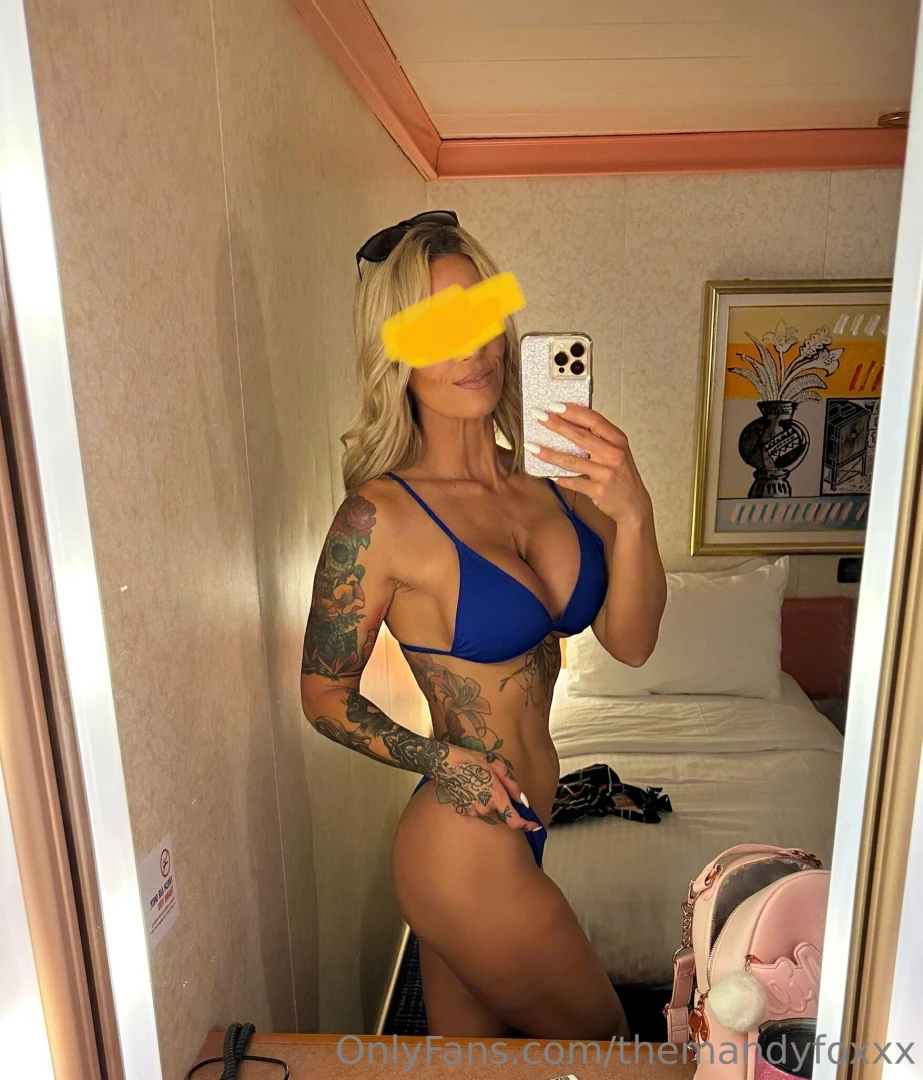 Mirror selfies can be fun part 2 