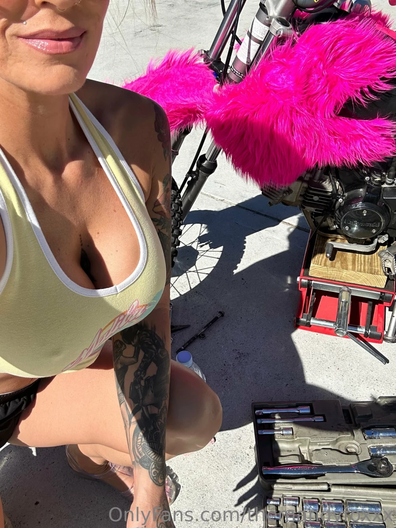 Gorgeous day to work on my pit bike idk why i m so serious in that part 1 