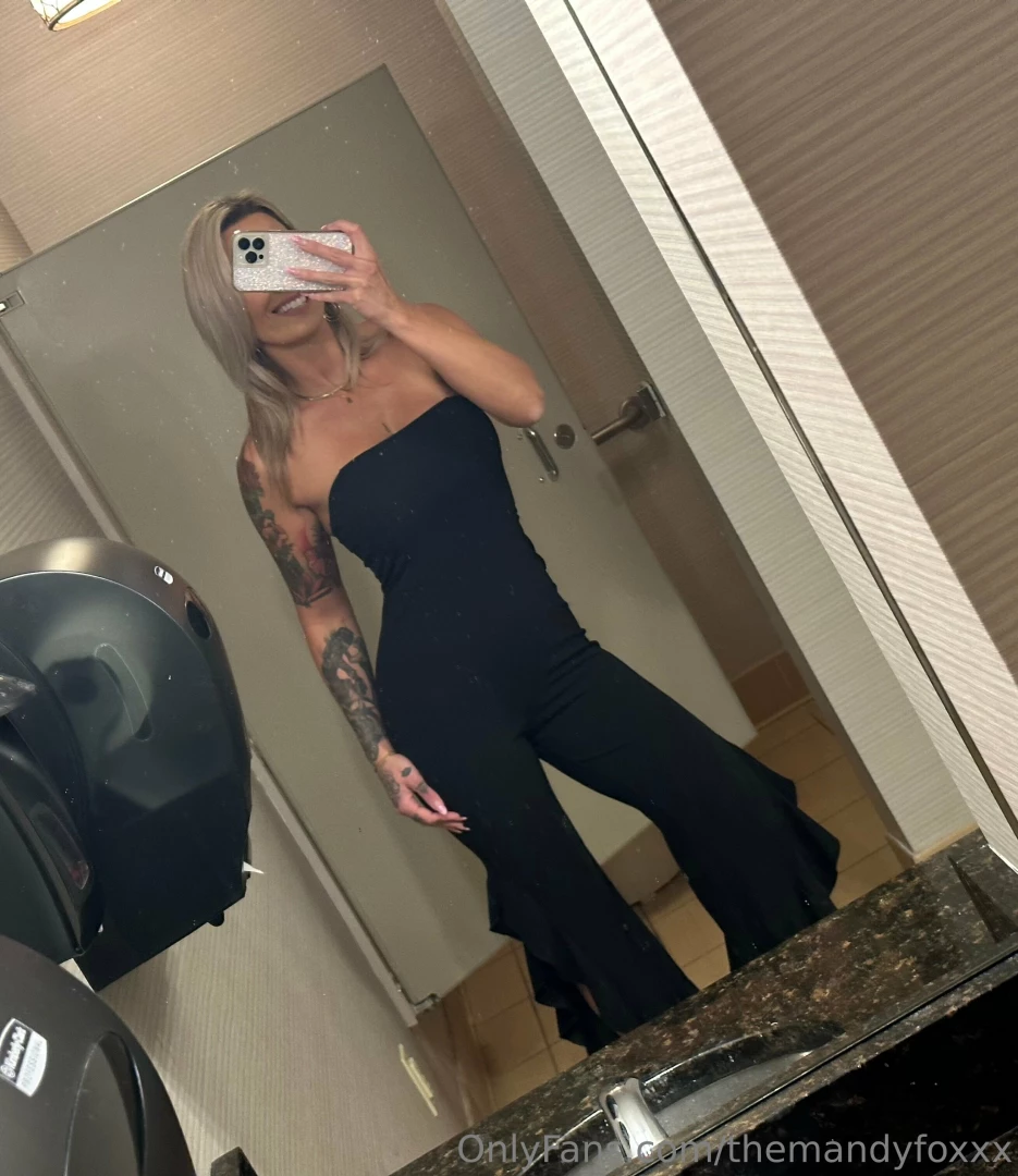 Goofin off at a wedding - swipe to see the goods bathroomselfies part 3 