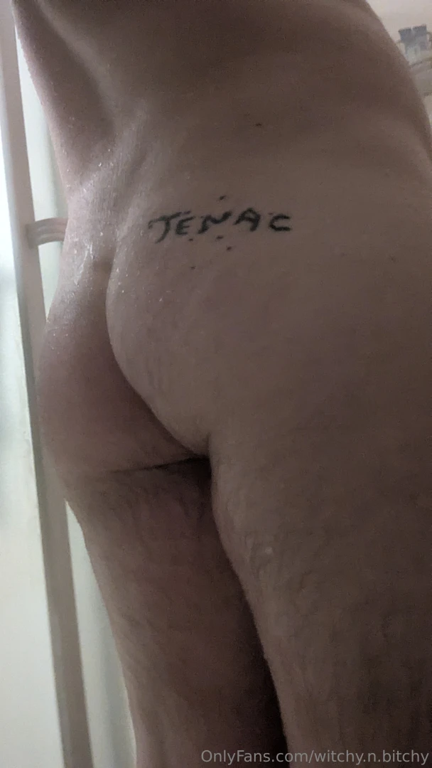 Love my fat hairy ass 