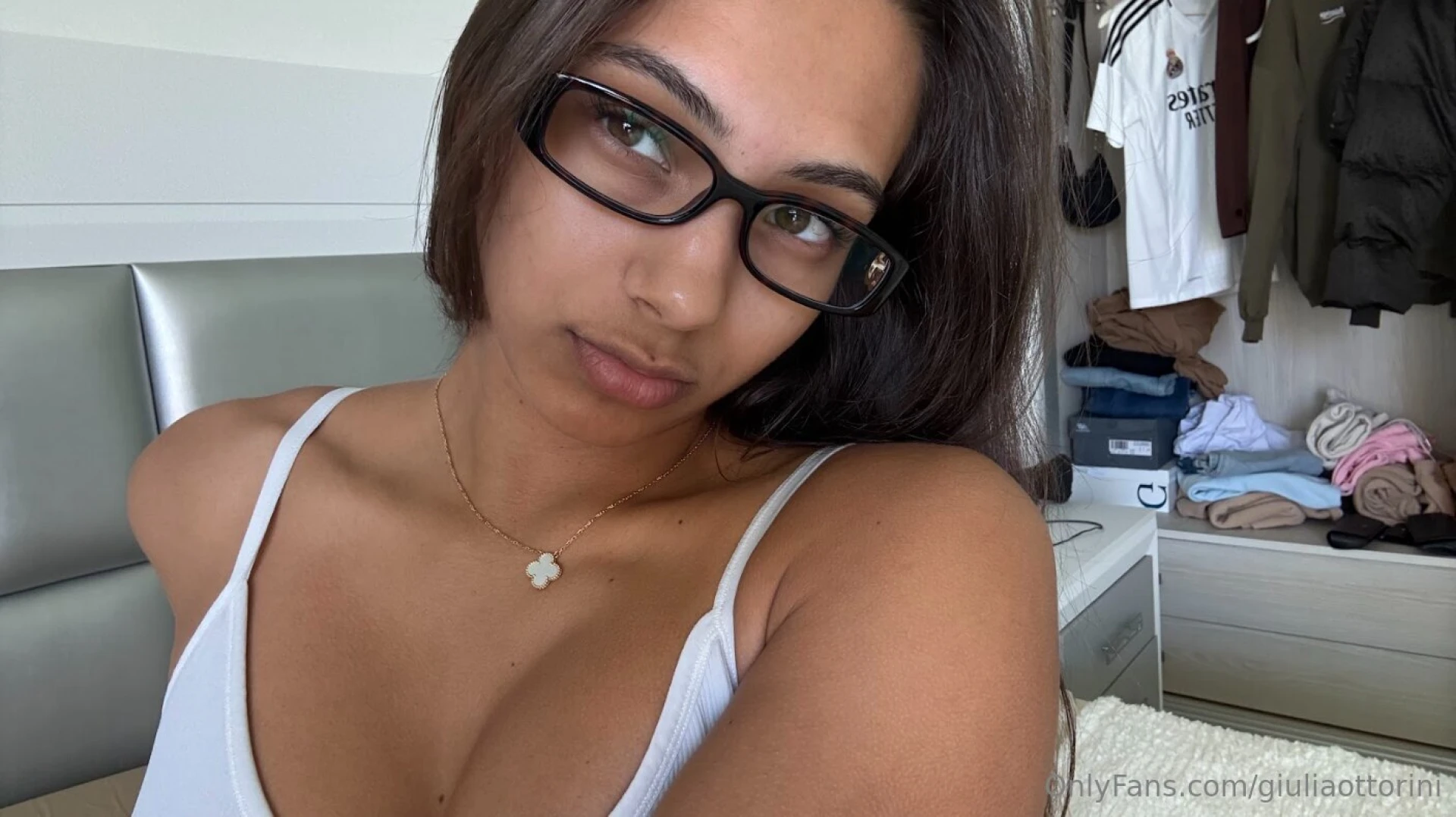 Sto bene con gli occhiali secondo te 